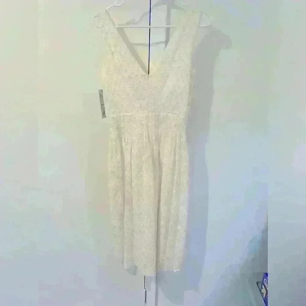 NWT Gianni Bini white eyelet mini dress, Size 4 - Picture 3 of 6